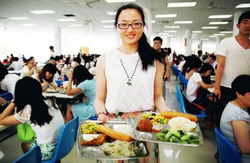 將恨的人叫來CBD吃飯 廣州珠江新城白領吃飯是有多“難”？